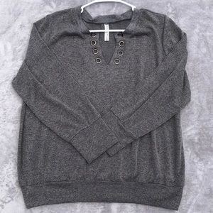 Size 3X gray long sleeve low cut shirt